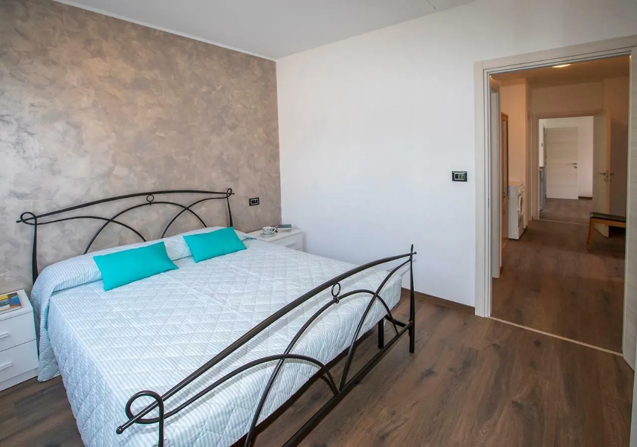 S. Antonio Apartment Lezzeno Włochy